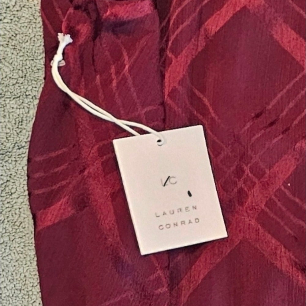 LC Lauren Conrad Burgundy Patterned Blouse 1X - Picture 2 of 5